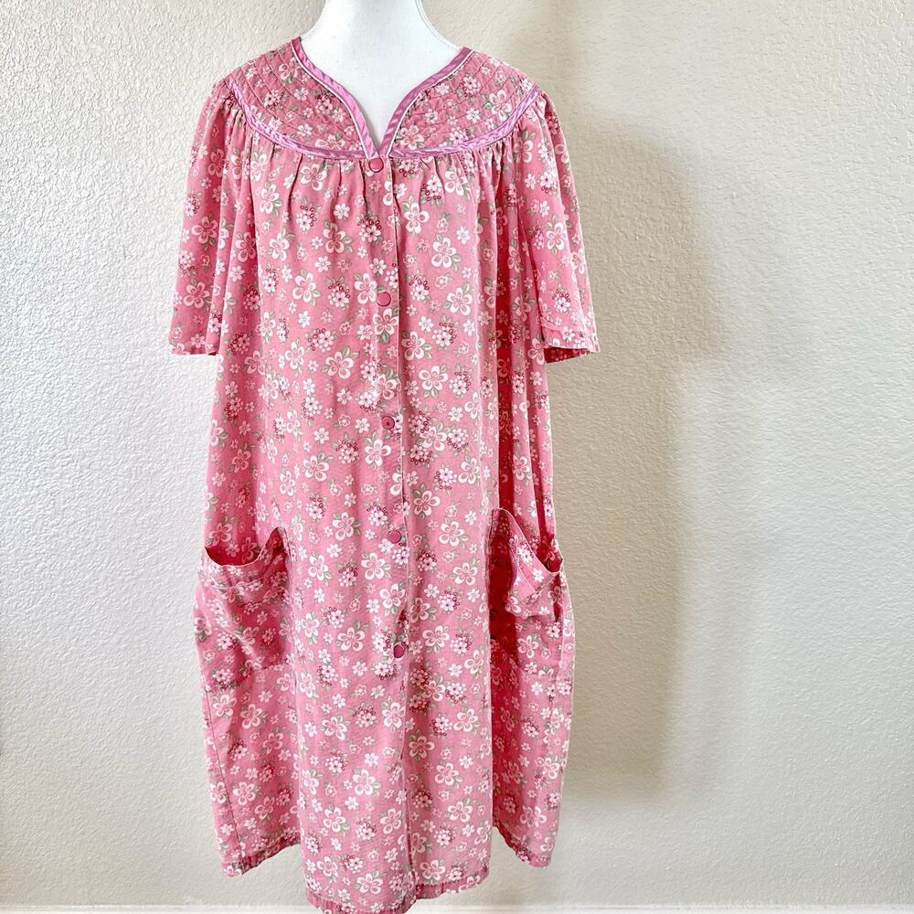 Vintage 70s 80s Pink Floral Housecoat Muumuu Gown Womens L Snap Front Pockets